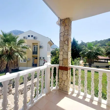 Mira With Pool In Oludeniz Appartement *