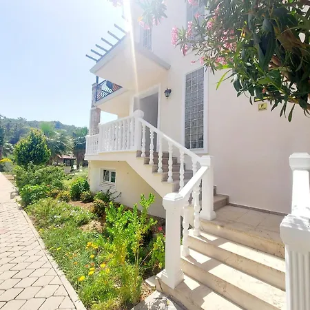 Mira With Pool In Oludeniz Appartement Fethiye